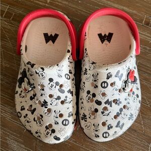CROCS Kids Mickey Mouse Print Clogs with Pink Straps